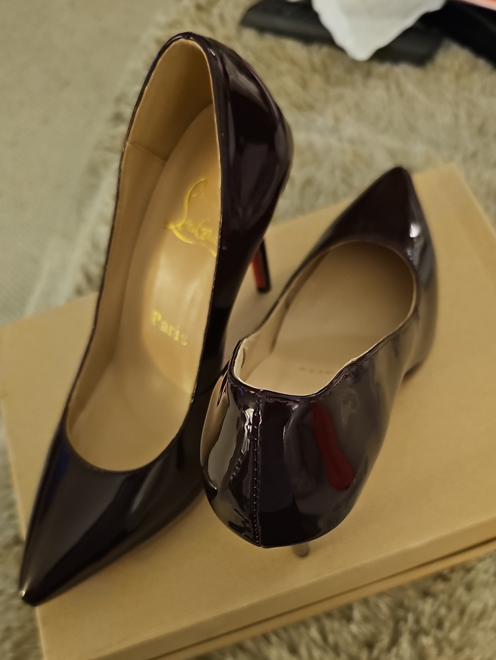 Patent Leather Pointed Toe High Heels in Dark Brown